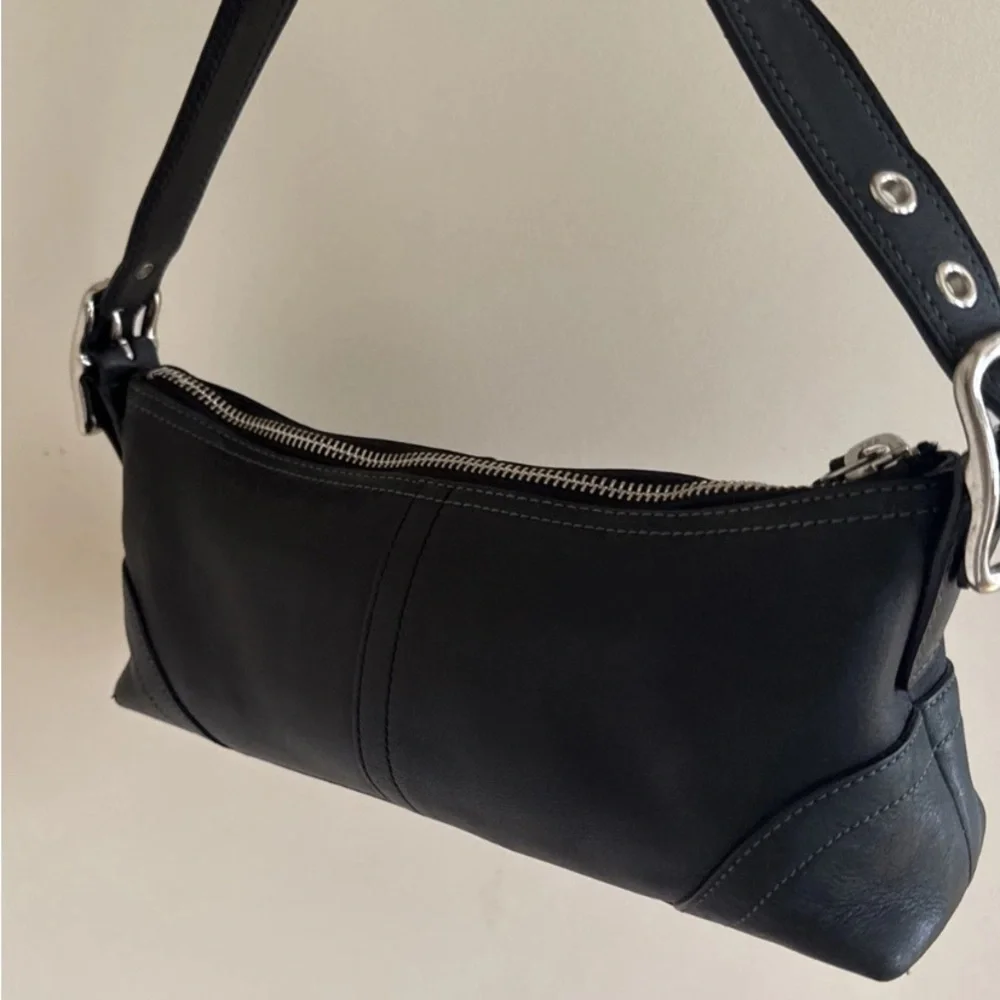 Coach Vintage Black Leather Hamptons SoHo Semi Baguette Shoulder Bag NWOT - Picture 6 of 10